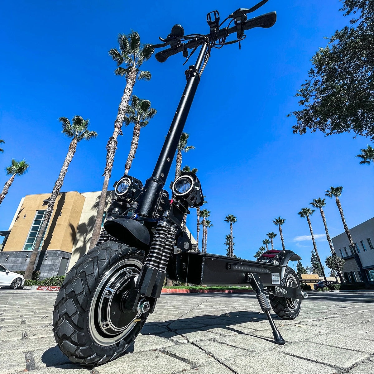2600 Watt Dual Motors E Scooter with 20 Amp Hours Lithium Battery